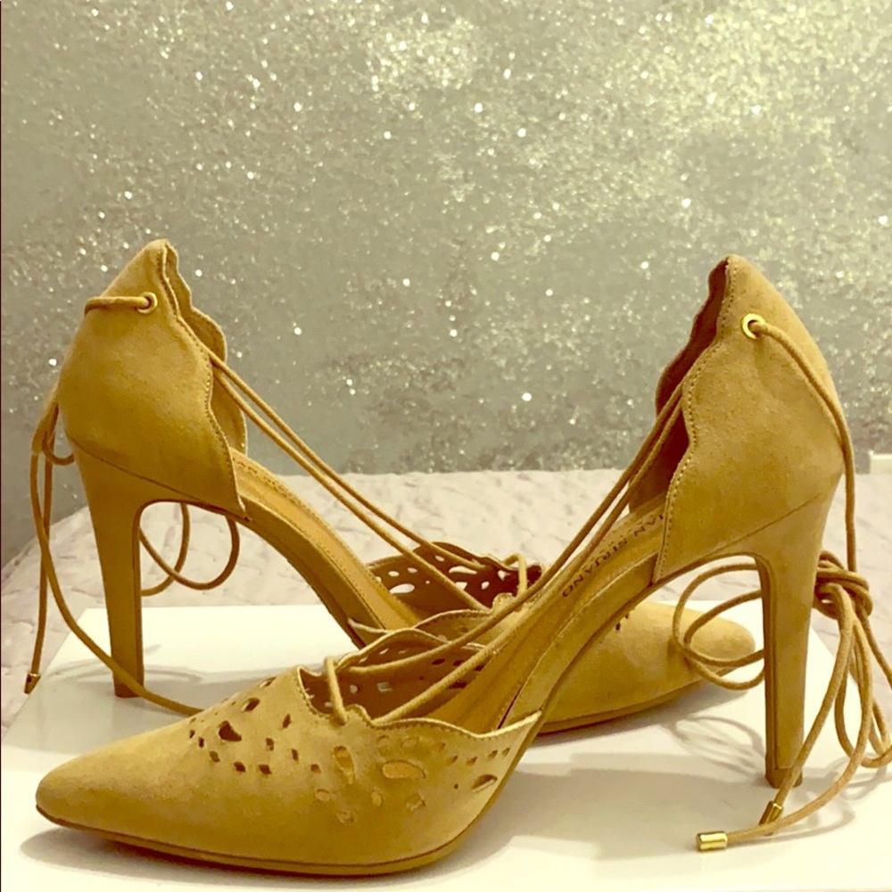 Christian Soriano - Tan Lace Up Pumps